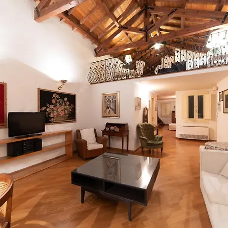 Budget Loft San Giovanni 17 Apartment